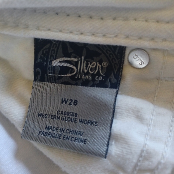 Silver Suki Capris, super stretch, white jeans - Picture 3 of 6